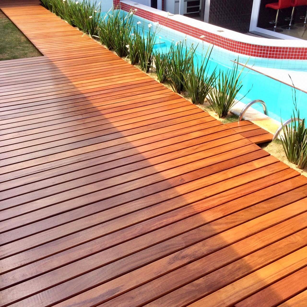Deck de Piscina